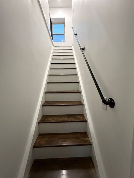 Building Photo - 285 Genesee St