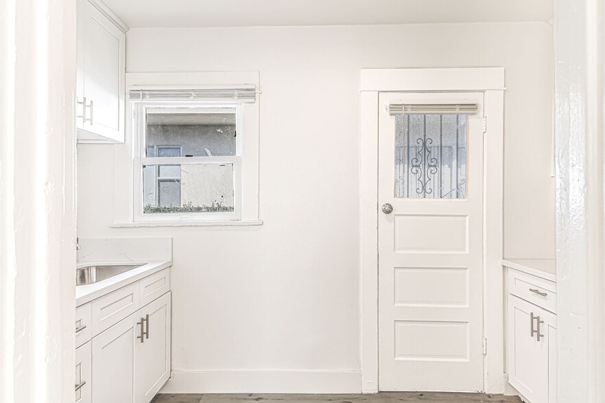 Building Photo - 525 Chestnut Ave