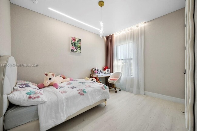 Building Photo - 4642 Pinehurst Trl W