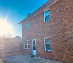 Building Photo - Lovelaceville Road