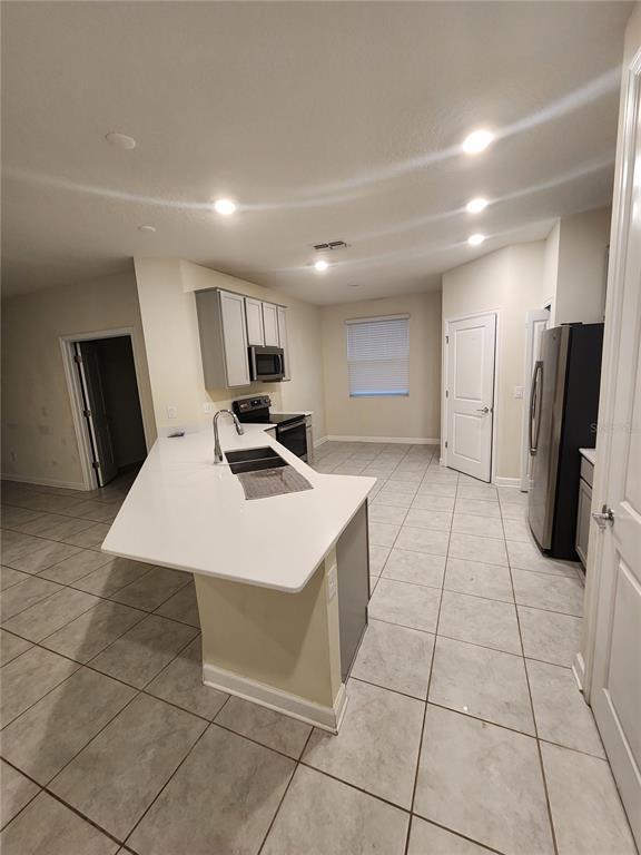 Building Photo - 741 Simone Ct