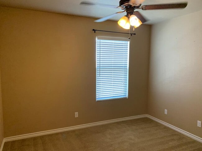 Building Photo - 7230 Manford Ln