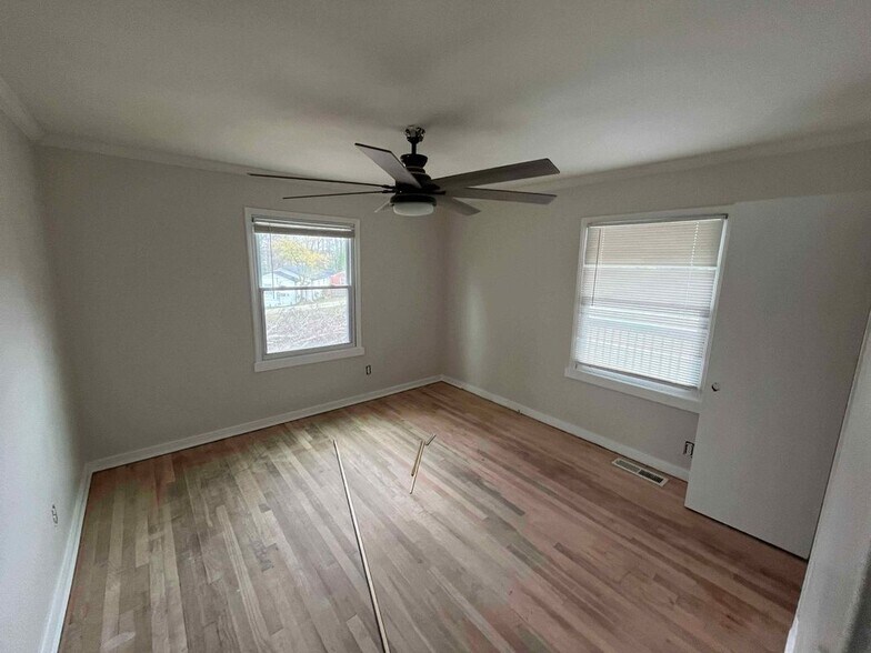 Building Photo - 1734 Cahoon St SW