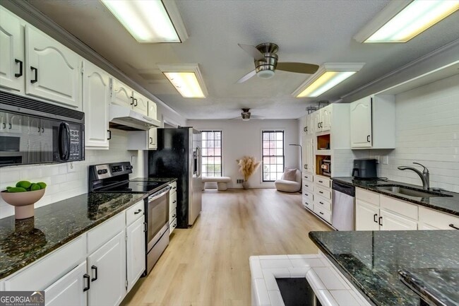 Building Photo - 193 S Kite Lake Rd