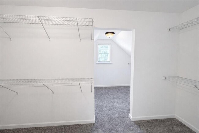 Building Photo - 197 Berkten Ln NE