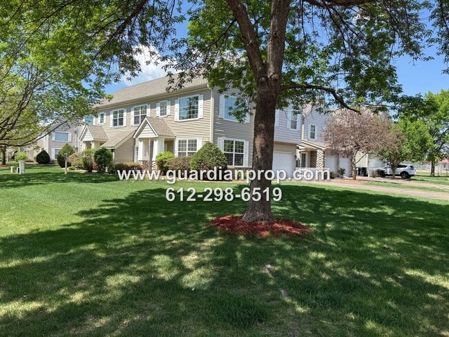Building Photo - End Unit Townhouse for August, Vaulted Cei...