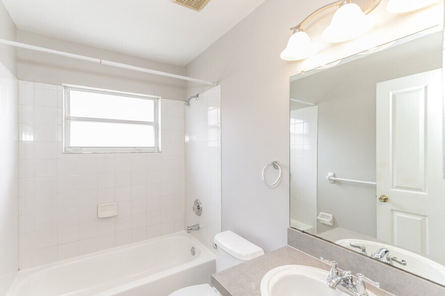 Building Photo - 1107 Crimson Clover Ln