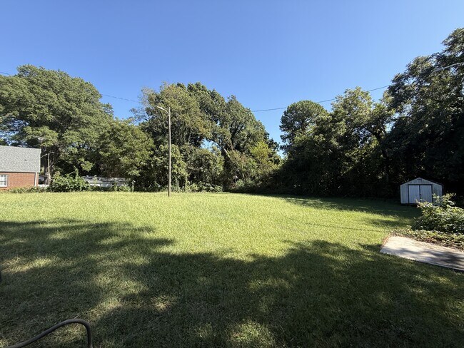 Building Photo - 1025 Druid Cir