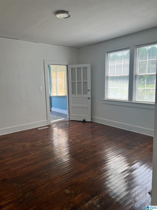 Building Photo - 309 W Parkway Ave