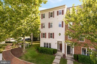 Building Photo - 640 Orchard Ridge Dr