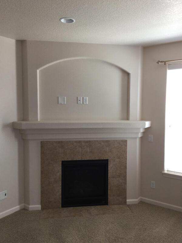 Building Photo - 3395 SE Meadowview Way