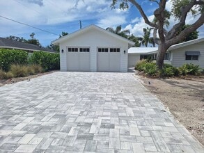 Building Photo - 1833 Pandora Dr
