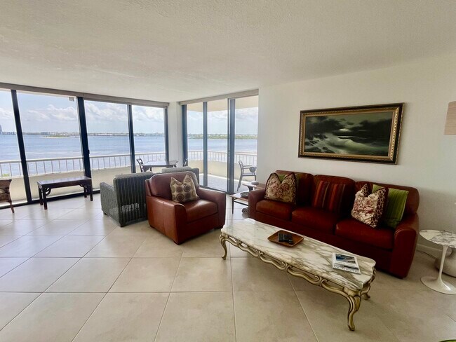 Building Photo - 5550 N Ocean Dr