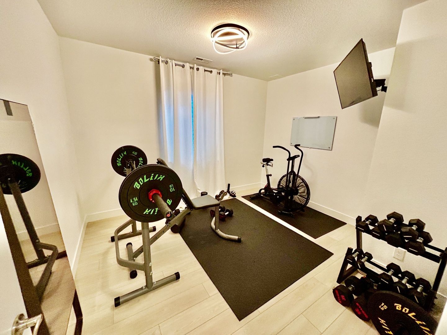 Building Photo - 821 Wildrose Pl