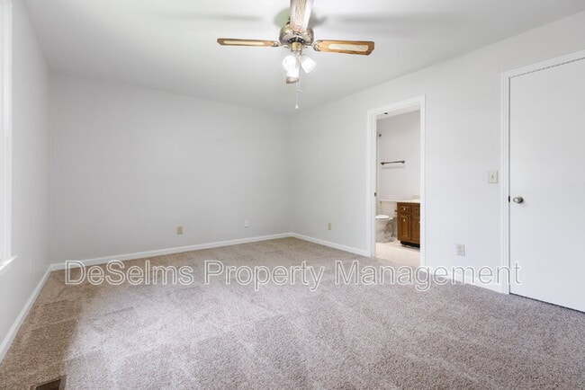 Building Photo - 3204 Blackwood Dr