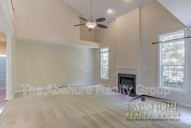 Building Photo - 1410 Fairfax Woods Dr