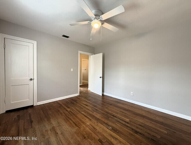 Building Photo - 843 Mackinaw St