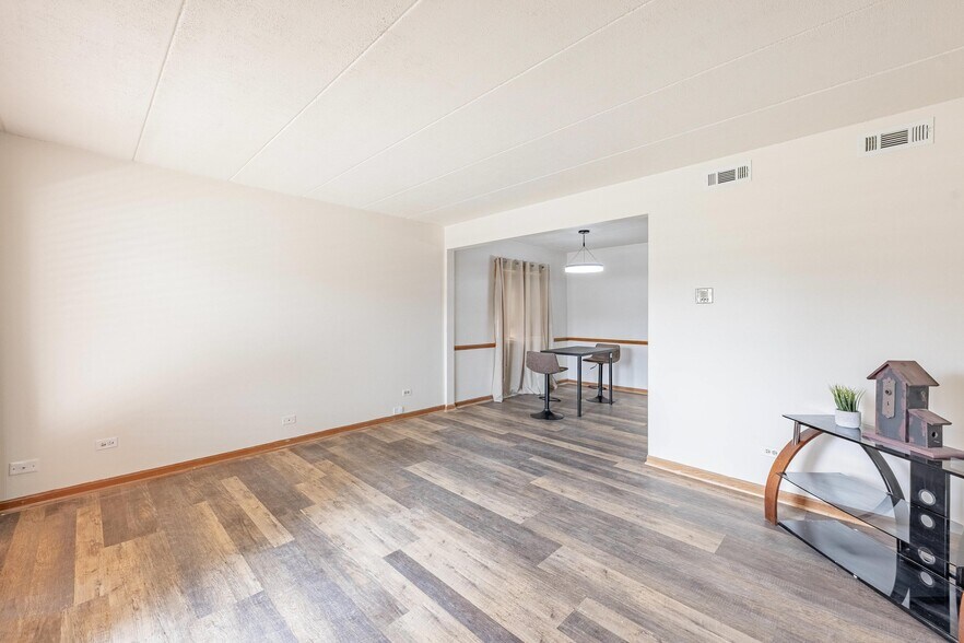 Building Photo - 3103 Grove Ave