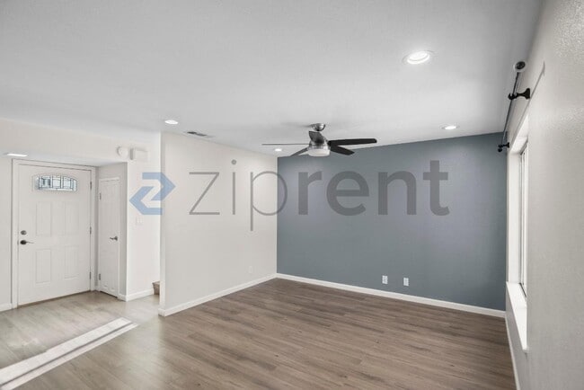 Building Photo - 37789 Essanay Pl