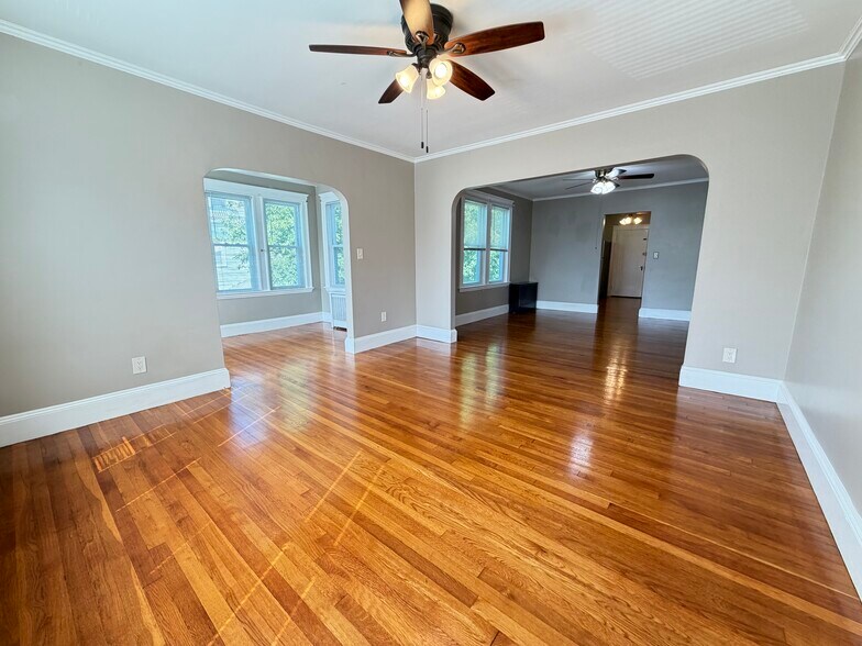 Living Room - 37 Leach St