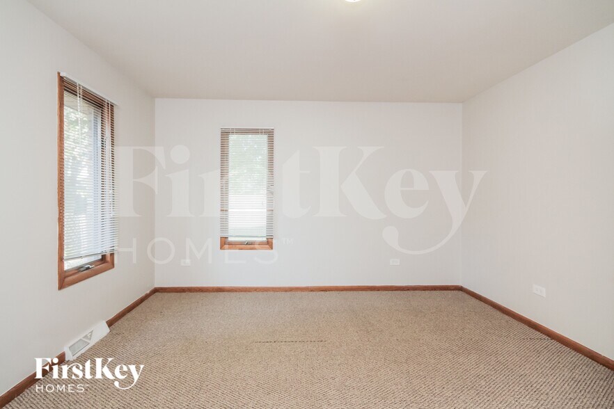 Building Photo - 18519 Carriage Ln