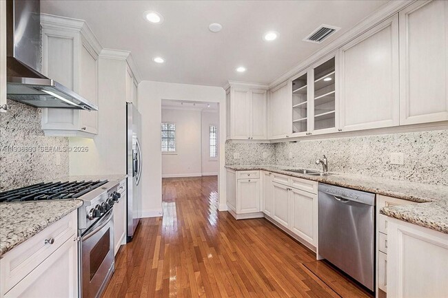 Building Photo - 1109 Campo Sano Ave