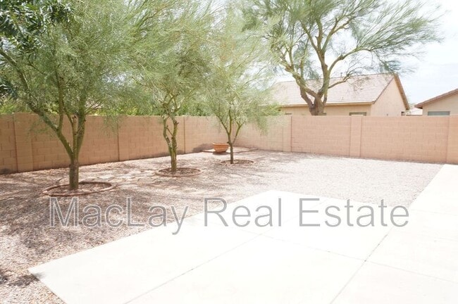 Building Photo - 18337 N Soft Wind Dr