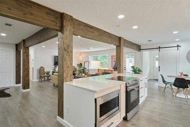 Building Photo - 3607 Hickory Hill Ln
