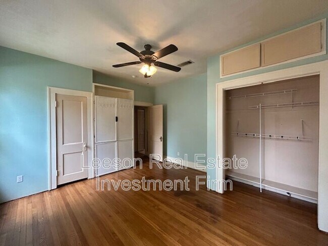 Building Photo - 622 Columbia St