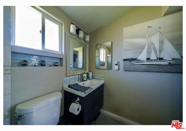 Building Photo - 848 W Irving Pl