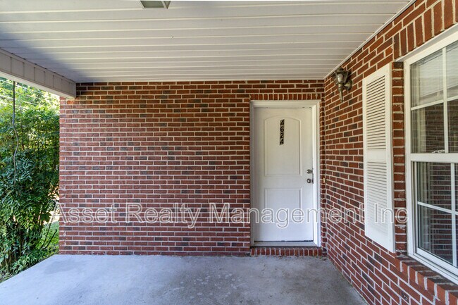 Building Photo - 4622 Ventura Dr