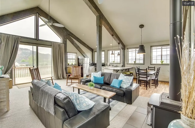 Building Photo - Serene Retreat Near Kolob Canyon – Fully F...