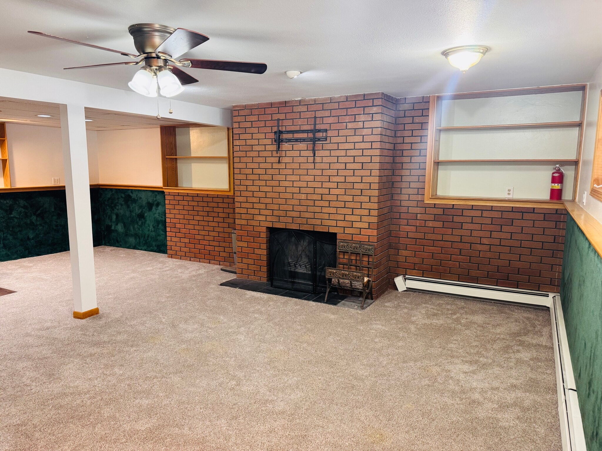 Building Photo - 525 Lignite Ave