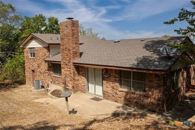 Building Photo - 632 Manning Dr