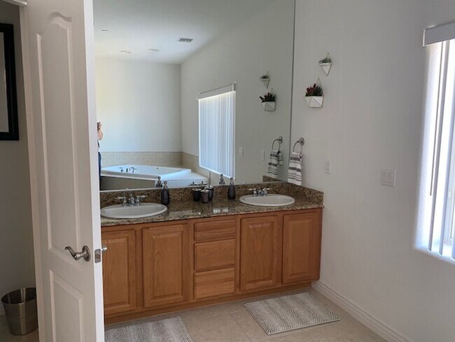 Building Photo - 3 BR + Bonus, Fully furnished, Includes Ut...