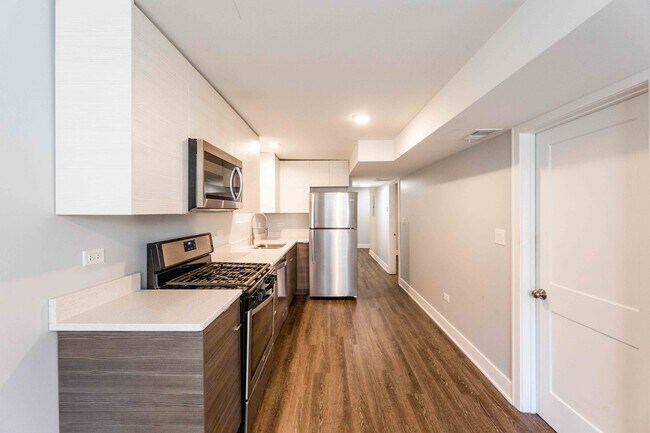 Building Photo - 2332 W 18th Pl