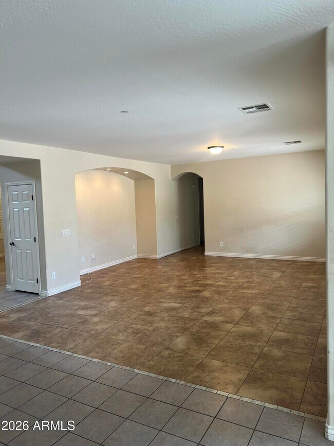 Building Photo - 13518 W Verde Ln
