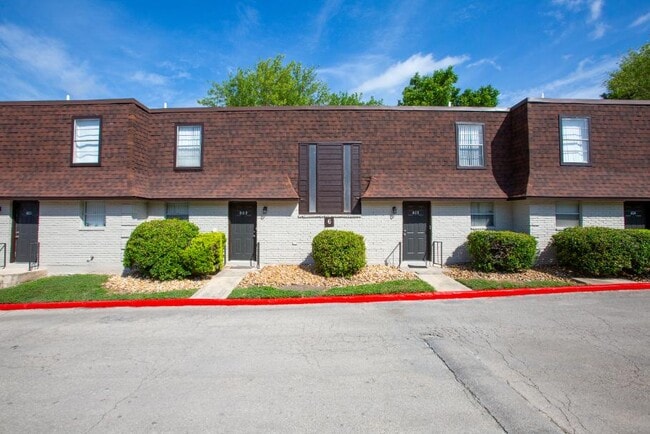 Building Photo - Wellington Estates
