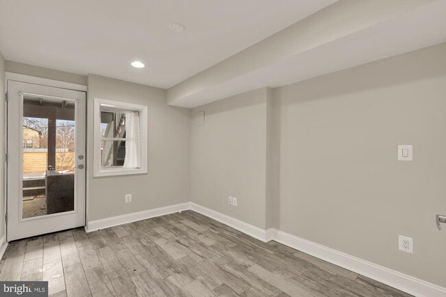 Building Photo - 2228 Kearny St NE