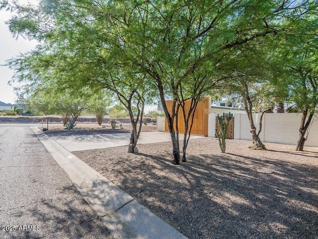 Building Photo - 3302 E Turquoise Ave