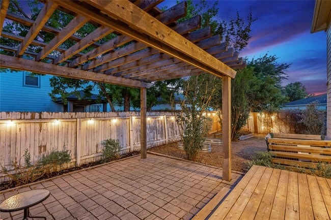 Building Photo - 8609 Claude Ct