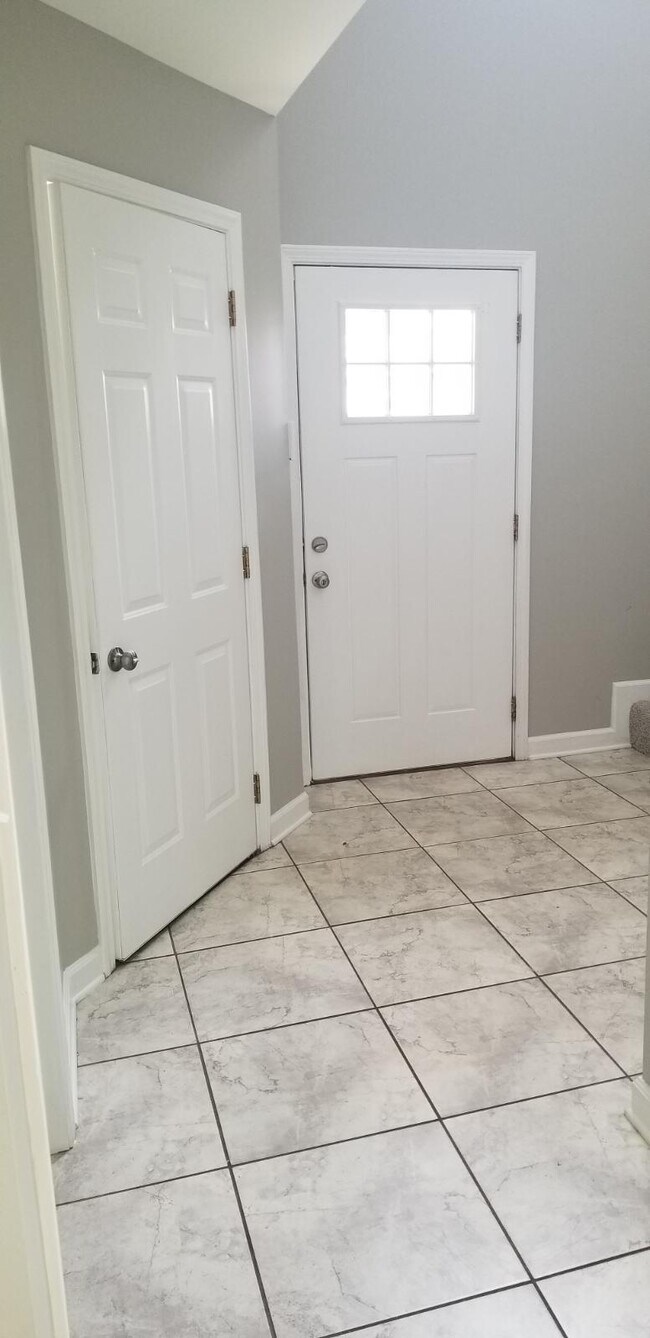 Building Photo - 181 Candle Brook Dr