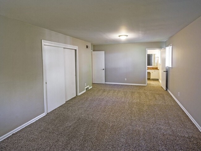 Building Photo - NEWLY UPDATED Mid-Century Mod home with 2 beds, 2 baths.