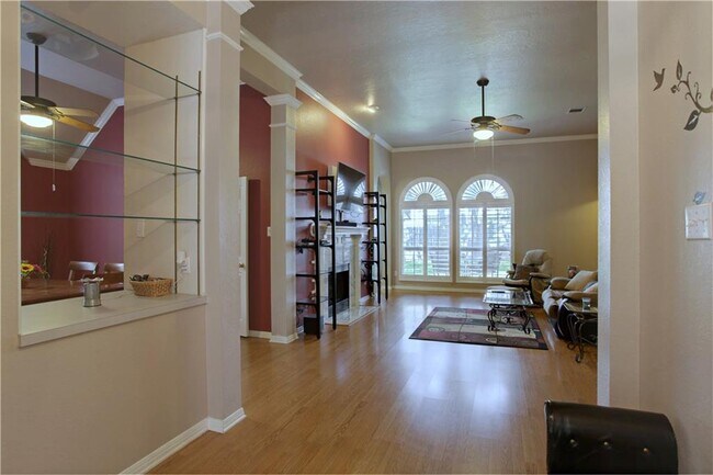 Building Photo - 6204 John Chisum Ln