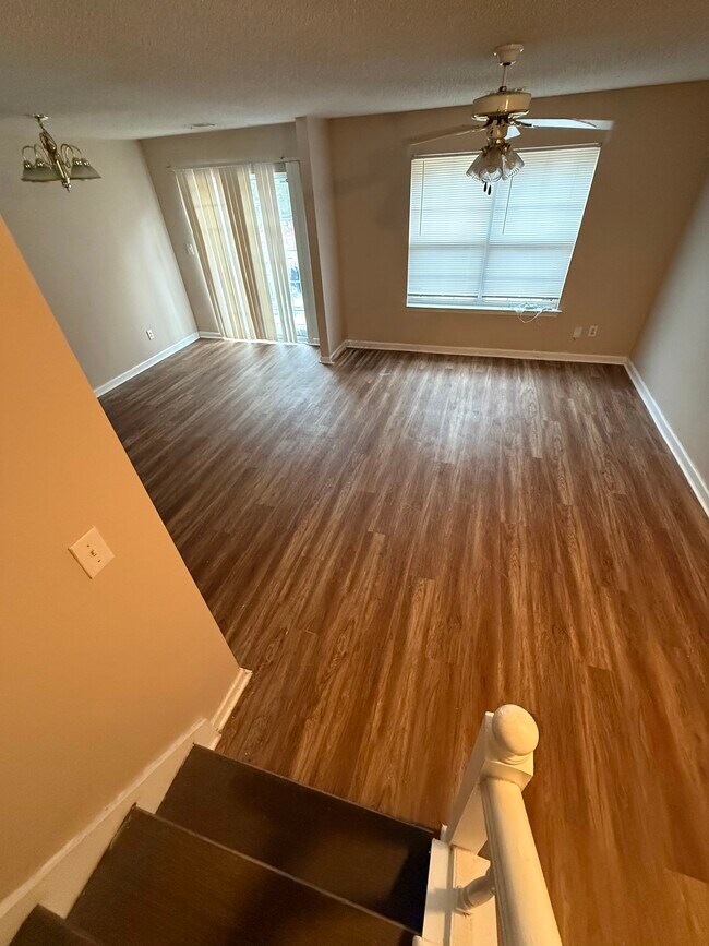 Building Photo - 460 Parkway Rd