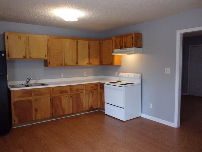 Building Photo - 3 Bedroom 1 Bath Home