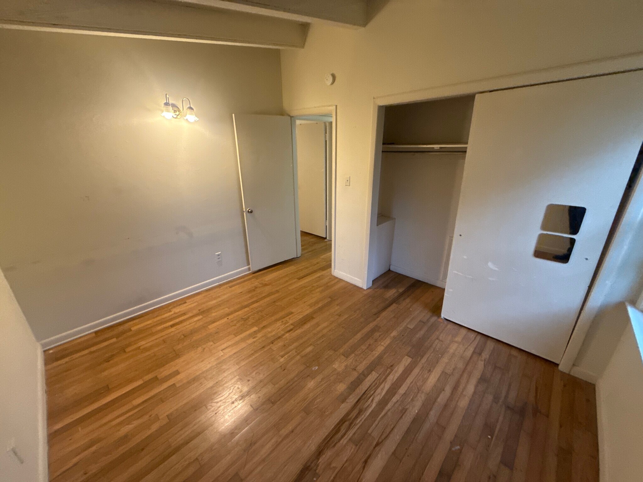 Building Photo - 1009 Hampton St NW