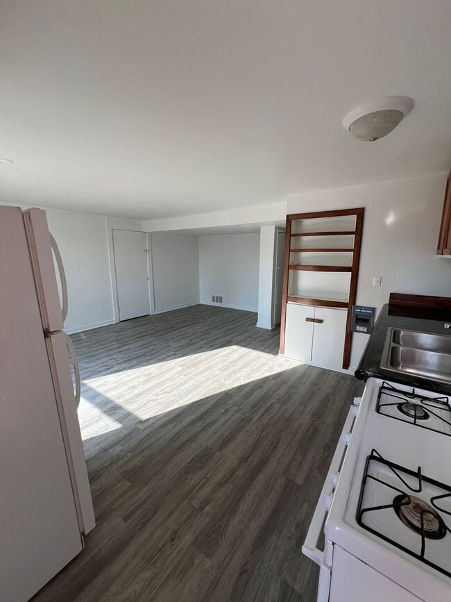 Building Photo - 1615 38th St