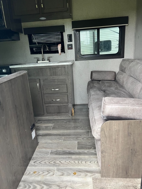 Building Photo - 930 County Rd 3390