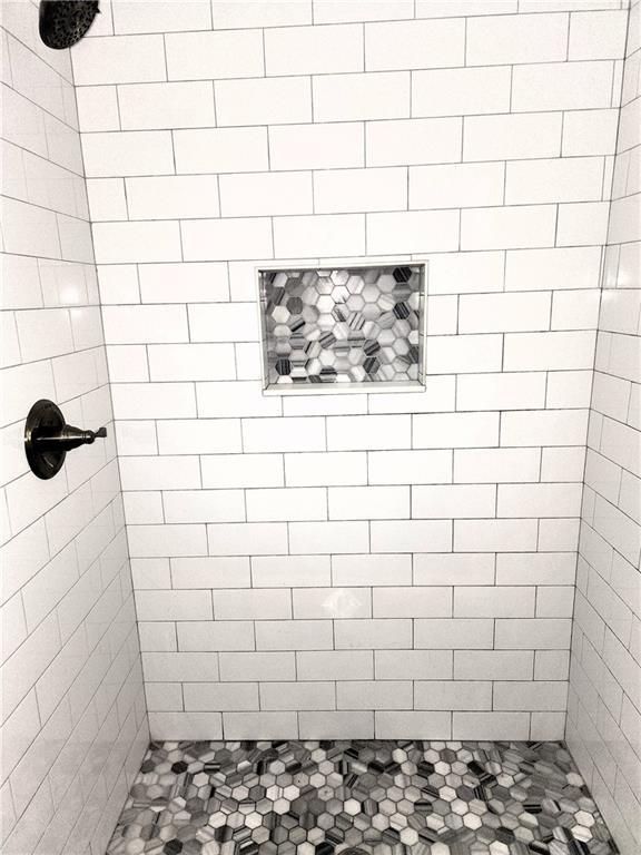 Building Photo - 2037 Lively Ridge Rd NE